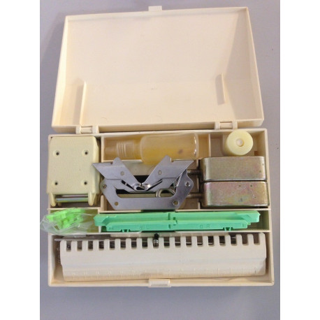 Zubehörbox komplettem Krallengewichte Motivleisten nüsschen etc. original Brother